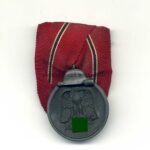 Ostmedaille an Einzelspange, Winterschlacht im Osten 1941/42 (Hst. 127- Moritz Hausch A.G., Pforzheim)