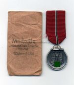Ostmedaille mit Verleihungstüte, Hst. 65, Winterschlacht im Osten 1941/42