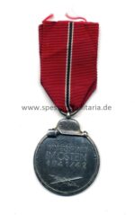 Ostmedaille, Winterschlacht im Osten 1941/42 (Hst. 107 - Carl Wild, Hamburg) – Bild 2