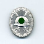 Verwundetenabzeichen in Silber Hersteller 65