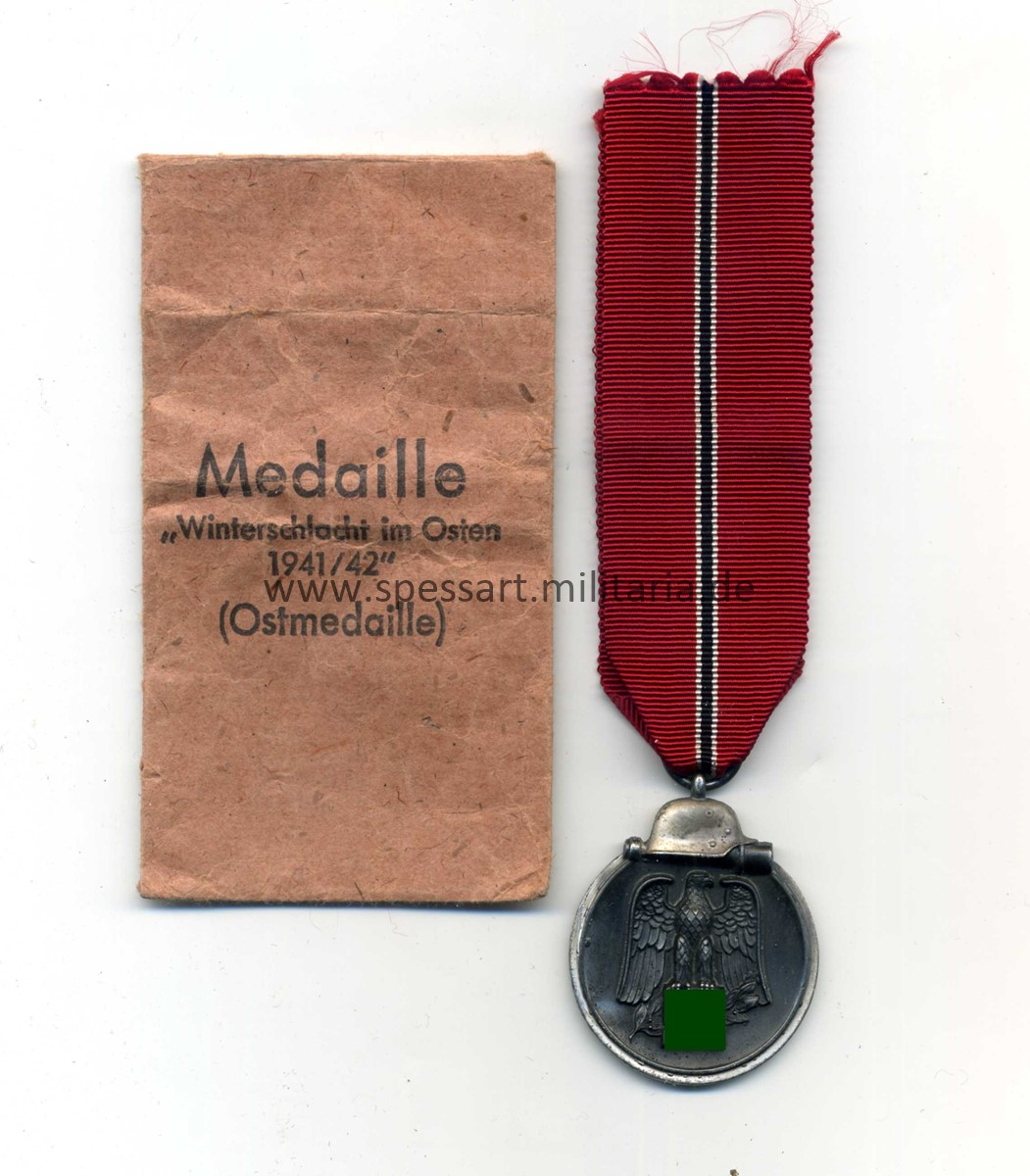 img334 Ostmedaille mit Verleihungstüte, Hst. 127- "Moritz Hausch A.G., Pforzheim", Winterschlacht im Osten 1941/42 – Bild 1