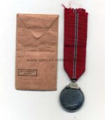 Ostmedaille mit Verleihungstüte, Hst. 127- "Moritz Hausch A.G., Pforzheim", Winterschlacht im Osten 1941/42 – Bild 2