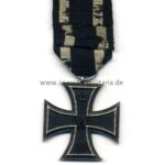 Eisernes Kreuz 2. Klasse 1914, auf Podest
