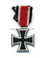 Eisernes Kreuz 2. Klasse 1939 – Hst. 23 Arbeitsgemeinschaft für Heeresbedarf in der Graveur Ziselierinnung Berlin, mit Meybauer Kern – Bild 2