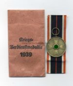 Kriegsverdienstmedaille 1939 mit Tüte, Hst. Friedrich Orth, Wien