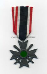 Kriegsverdienstkreuz 2 Klasse mit Schwertern mit Hersteller 32