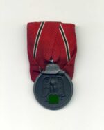 Ostmedaille an Einzelspange, Winterschlacht im Osten 1941/42 (Hst. 28 - Eugen Schmidhäußler, Pforzheim)