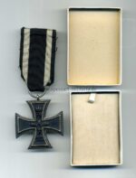 Eisernes Kreuz 1914 2. Klasse (Hst. "KO") in seltener Pappschachtel – Bild 3