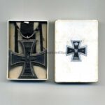 Eisernes Kreuz 1914 2. Klasse (Hst. "KO") in seltener Pappschachtel