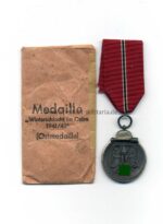 Ostmedaille, Winterschlacht im Osten 1941/42 (Hst. 66 – Friedrich Keller, Oberstein) mit Tüte