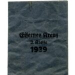 Verleihungstüte Eisernes Kreuz 2. Klasse 1939 – Hersteller 25 - (Arbeitsgemeinschaft der Graveur-, Gold- und Silberschmiedeinnungen, Hanau am Main)