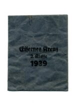 Verleihungstüte Eisernes Kreuz 2. Klasse 1939 – Hersteller 25 - (Arbeitsgemeinschaft der Graveur-, Gold- und Silberschmiedeinnungen, Hanau am Main)