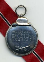 Ostmedaille, Winterschlacht im Osten 1941/42 (Hst. 10 – Förster & Barth, Pforzheim) – Bild 2