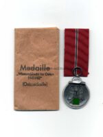 Ostmedaille mit Verleihungstüte, Hst. 65, Winterschlacht im Osten 1941/42