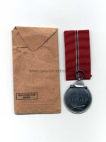 Ostmedaille mit Verleihungstüte, Hst. 65, Winterschlacht im Osten 1941/42 – Bild 2