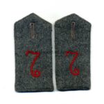 Preußen 1. Weltkrieg Paar Schulterklappen feldgrau für Mannschaften im Königlich Bayerisches 7. Infanterie-Regiment „Prinz Leopold“