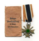 Kriegsverdienstkreuz mit Schwertern 2.Klasse 1939 mit Verleihungstüte, Hst. 65 - Klein & Quenzer, Oberstein