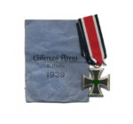 Eisernes Kreuz 2. Klasse 1939 mit Verleihungstüte - Hst. 109 (Walter & Henlein, Gablonz)