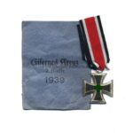 Eisernes Kreuz 2. Klasse 1939 mit Verleihungstüte - Hst. 109 (Walter & Henlein, Gablonz)