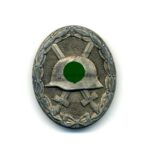 Verwundetenabzeichen in Silber Hersteller 30