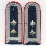 Paar Schulterklappen Luftwaffe Oberfeldwebel der Artillerie