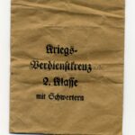 Verleihungstüte für das Kriegsverdienstkreuz 2. Klasse mit Schwertern des Herst. Steinhauer & Lück