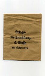 Verleihungstüte für das Kriegsverdienstkreuz 2. Klasse mit Schwertern des Herst. Steinhauer & Lück