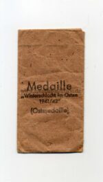 Ostmedaille Verleihungstüte, Hst. 98, Winterschlacht im Osten 1941/42