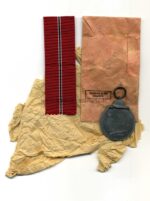 Ostmedaille mit Verleihungstüte, Winterschlacht im Osten 1941/42 (Hst. 4 - Steinhauer & Lück, Lüdenscheid) – Bild 2