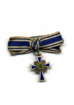 Miniatur Mutterkreuz in Bronze an Schleife