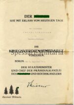 Kriegsverdienstmedaille 1939 mit Tüte und Urkunde – Bild 2
