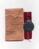 Ostmedaille mit Verleihungstüte, Hst. 20, Winterschlacht im Osten 1941/42 – Bild 2