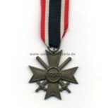 Kriegsverdienstkreuz 2. Kasse 1939 mit Schwertern – Bild 2