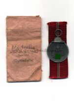 Ostmedaille mit Verleihungstüte, Hst. 13, Winterschlacht im Osten 1941/42