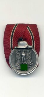 Ostmedaille an Einzelspange, Winterschlacht im Osten 1941/42 (Hst. 98 -  Rudolf Souval, Wien)