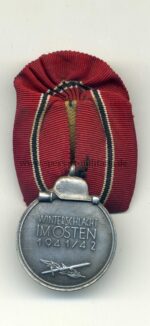Ostmedaille an Einzelspange, Winterschlacht im Osten 1941/42 (Hst. 98 -  Rudolf Souval, Wien) – Bild 2