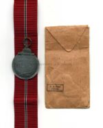 Ostmedaille mit Verleihungstüte, Hst. 26, Winterschlacht im Osten 1941/42 – Bild 2