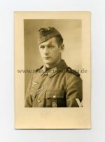 Portrait Heer Obergefreiter mit Ek2 und Verwundetenabzeichen Silber