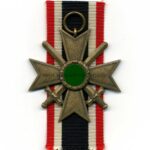 Kriegsverdienstkreuz mit Schwertern 2.Klasse 1939, Herst. 61 "Rudolf Karneth & Sohn" Doppelpunze!