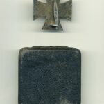 Eisernes Kreuz 1. Klasse 1939 im Etui, Hersteller B.H. Mayer, Pforzheim – Bild 2