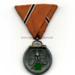 Medaille Winterschlacht im Osten 1941/42 – Trageweise Österreich, Hst. 110 