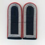 Wehrmacht Paar Schulterklappen für einen Unterfeldwebel /Unterwachtmeister der Artillerie