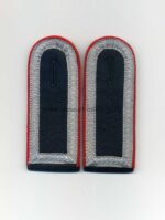Wehrmacht Paar Schulterklappen für einen Unterfeldwebel /Unterwachtmeister der Artillerie