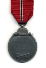 Ostmedaille, Winterschlacht im Osten 1941/42 (Hst. 26 – B.H. Mayer, Pforzheim) – Bild 2