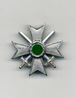 Kriegsverdienstkreuz 1. Klasse mit Schwertern, Buntmetall