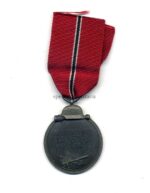 Ostmedaille, Winterschlacht im Osten 1941/42, Hst. 93 - "Richard Simm & Söhne, Gablonz" – Bild 2