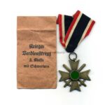 Kriegsverdienstkreuz mit Schwertern 2.Klasse 1939 mit Verleihungstüte, Hst. 65 - Klein & Quenzer, Oberstein