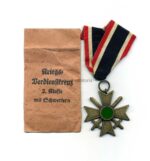 Kriegsverdienstkreuz mit Schwertern 2.Klasse 1939 mit Verleihungstüte, Hst. 65 - Klein & Quenzer, Oberstein