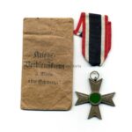 Kriegsverdienstkreuz ohne Schwertern 2.Klasse 1939 mit Verleihungstüte, Hst. 66 - Friedrich Keller, Oberstein