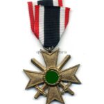 Kriegsverdienstkreuz 2 Klasse mit Schwertern mit Hersteller 108